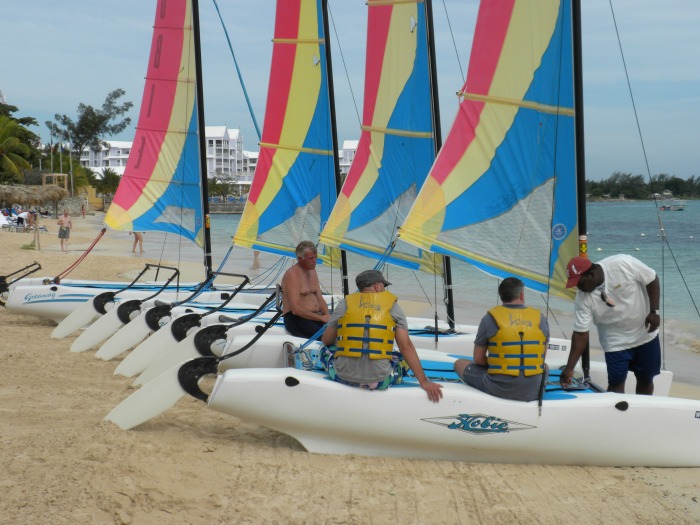 Sailing or snorkeling tour in jamaica
